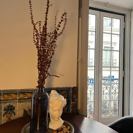 Portuguese Style With Balcony Tram28 Stop Appartement